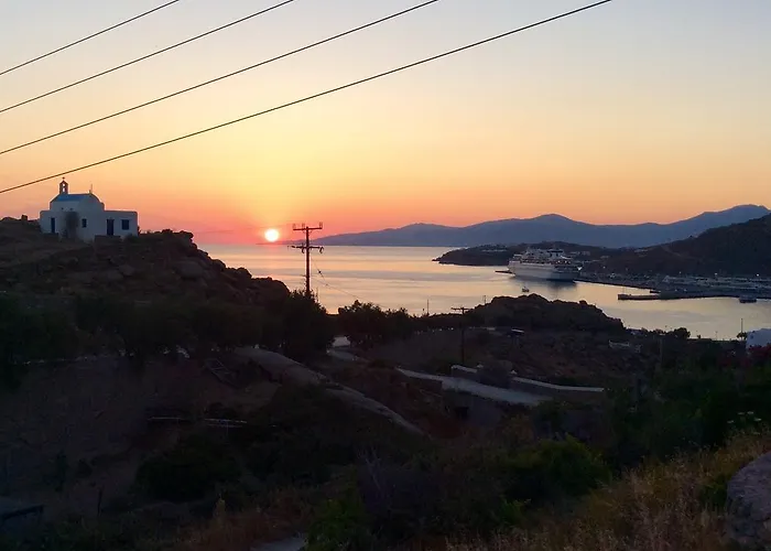 Marina's House Tourlos